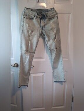 American Eagle Distressed Light Wash Skinny Jeans